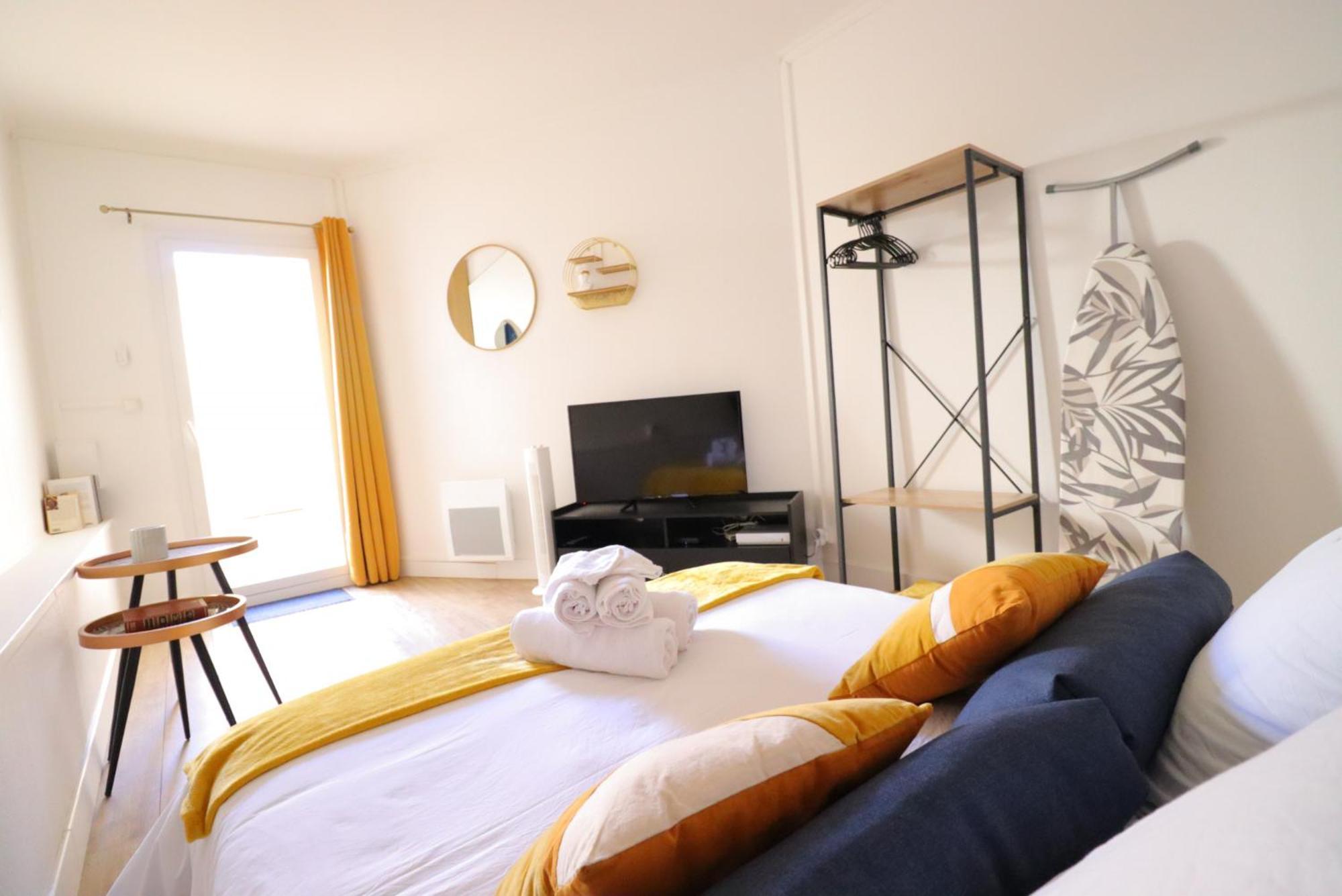 Le Neo - Studio Chic Avec Sa Cour Privative Et Fibre برجراك الغرفة الصورة