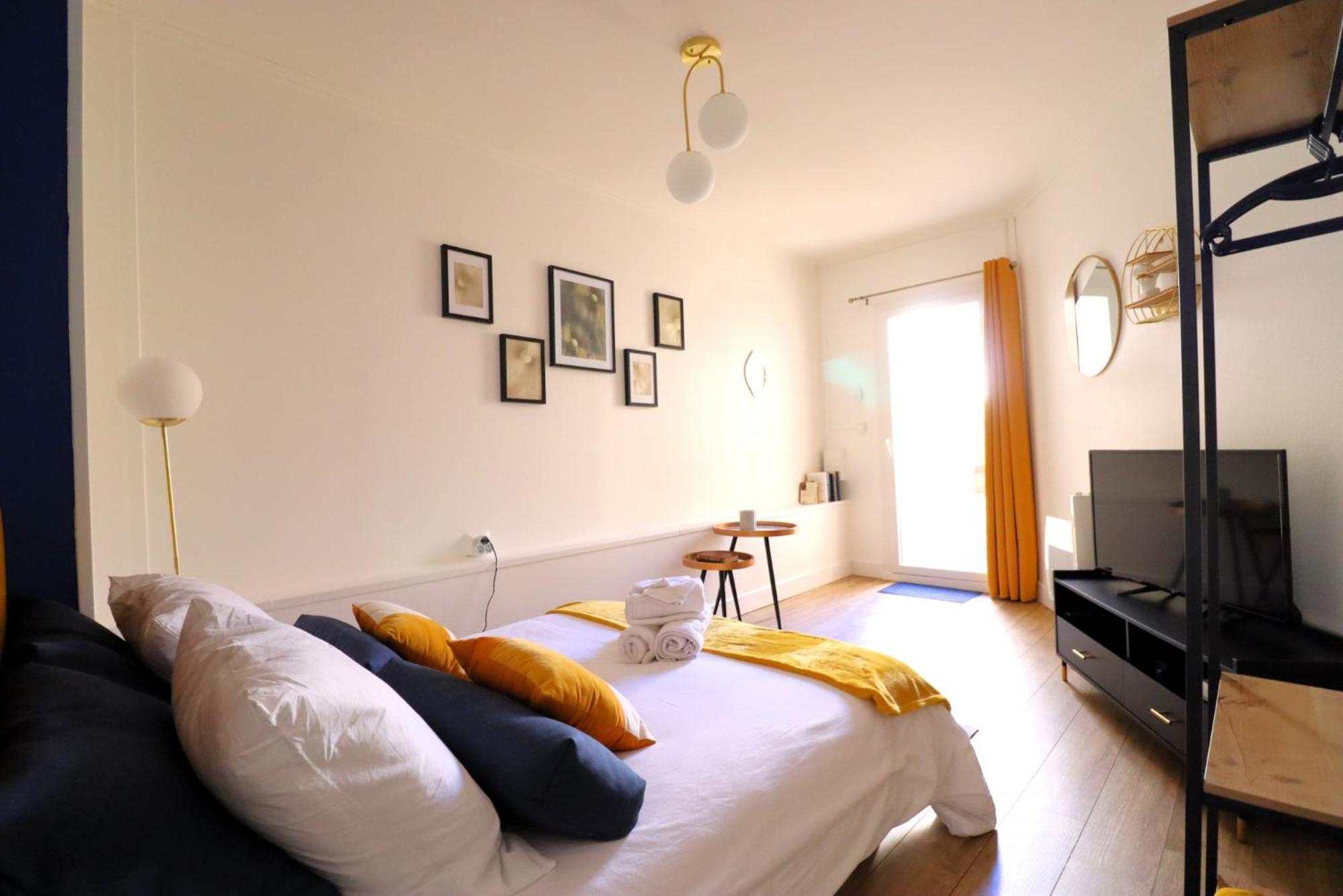 Le Neo - Studio Chic Avec Sa Cour Privative Et Fibre برجراك الغرفة الصورة